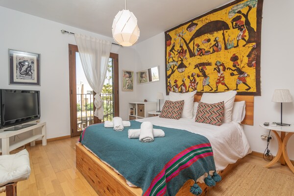 Foto van Stijlvol dorpshuis met zwembad - Vakantiehuis in Ses Salines, Illes Balears - BedRoom