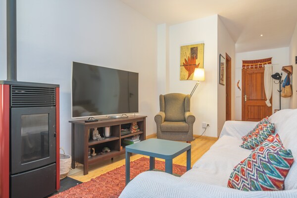 Foto van Stijlvol dorpshuis met zwembad - Vakantiehuis in Ses Salines, Illes Balears - LivingRoom