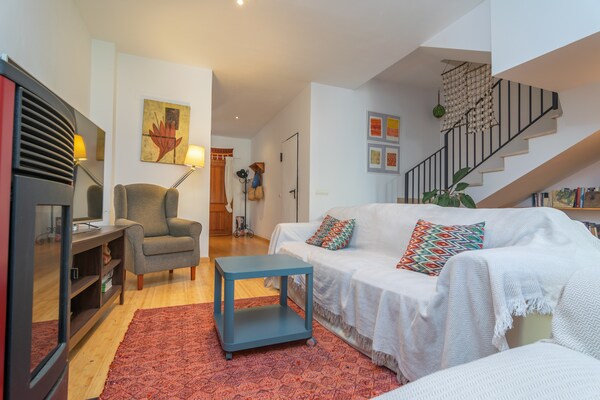 Foto van Stijlvol dorpshuis met zwembad - Vakantiehuis in Ses Salines, Illes Balears - LivingRoom