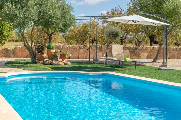 Foto van Villa in Santa Maria met zoutwaterzwembad - Vakantiehuis in Santa María Del Cami, Illes Balears - PoolOfHouse