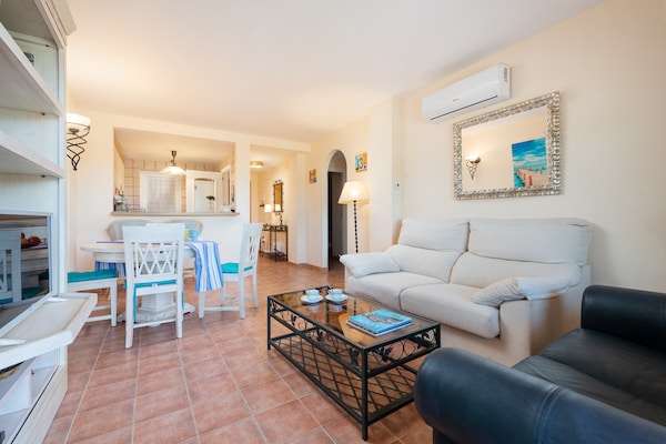 Foto van Rustig kustappartement - Vakantiehuis in Cala Pi, Illes Balears - LivingRoom