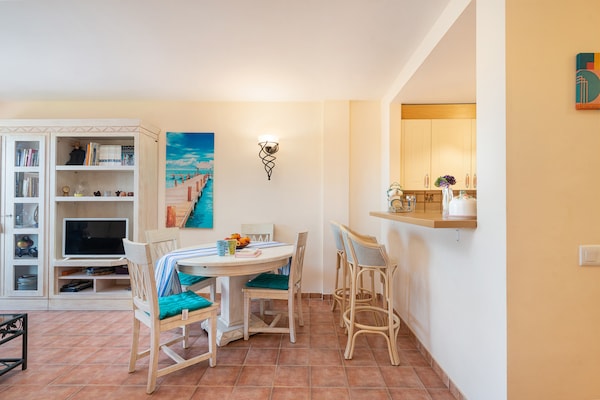 Foto van Rustig kustappartement - Vakantiehuis in Cala Pi, Illes Balears - DiningRoom