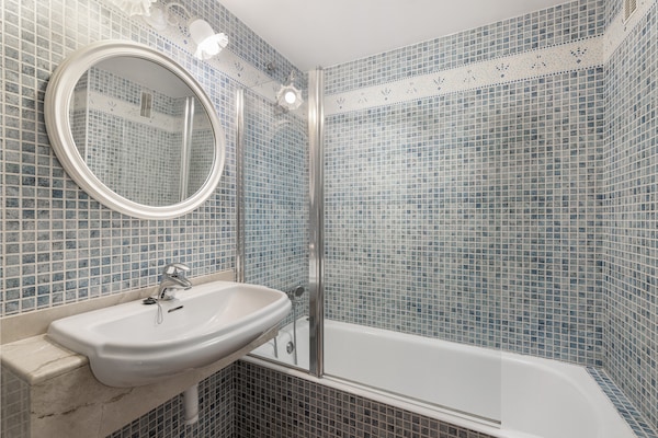 Foto van Rustig kustappartement - Vakantiehuis in Cala Pi, Illes Balears - BathRoom