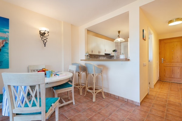 Foto van Rustig kustappartement - Vakantiehuis in Cala Pi, Illes Balears - DiningRoom