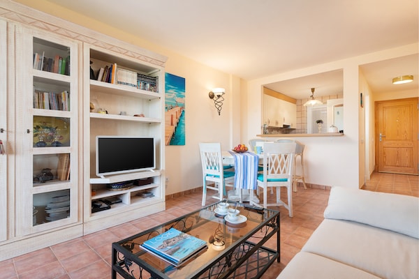 Foto van Rustig kustappartement - Vakantiehuis in Cala Pi, Illes Balears - LivingRoom