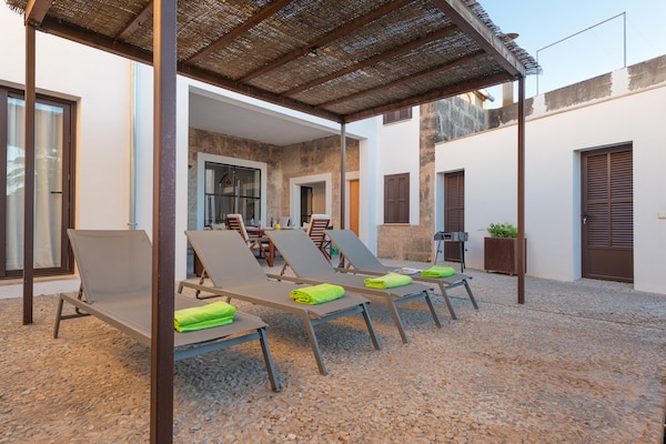 Foto van Algaida villa met zwembad charme - Vakantiehuis in Algaida, Illes Balears - ExteriorSummer