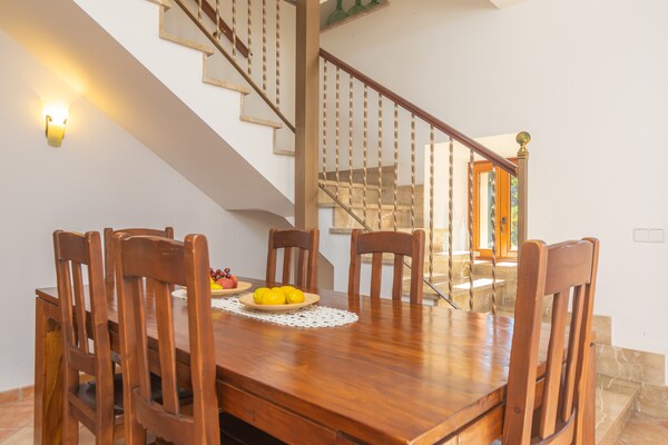 Foto van Rustiek Landgoed in Santa Eugenia met Zwembad - Vakantiehuis in , Illes Balears - DiningRoom