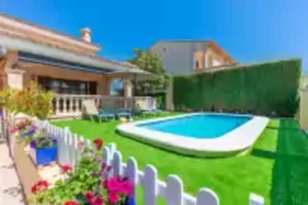 Foto van Kustcomfort nabij Alcudia - Vakantiehuis in , Illes Balears - PoolOfHouse