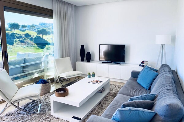 Foto van Appartement in La Cala Golf met uitzicht op het zwembad - Untagged