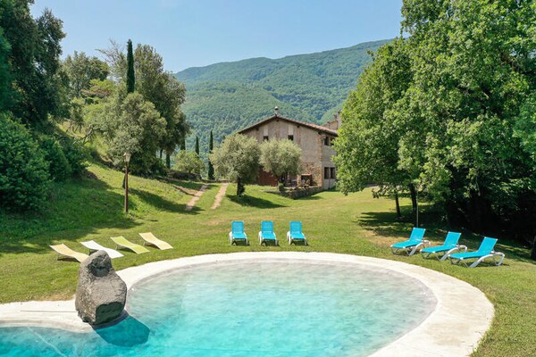 Foto van Appartement in La Garrotxa met uitzicht op het zwembad - Untagged