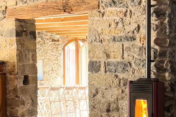 Foto van Appartement in La Garrotxa met uitzicht op het zwembad - Untagged