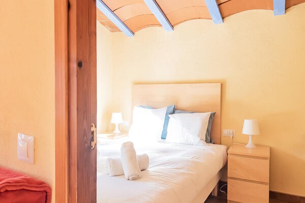 Foto van Appartement in La Garrotxa met uitzicht op het zwembad - Untagged