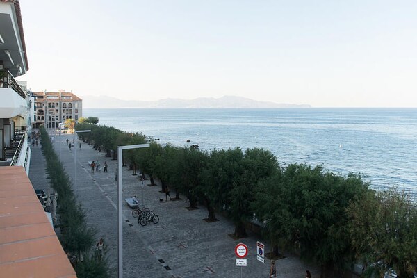 Foto van Appartement in L'Escala met uitzicht op zee - Vakantiehuis in  - Untagged