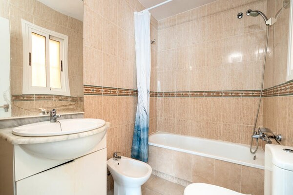 Foto van Appartement in Sabinillas vlakbij zandstrand - Vakantiehuis in  - Untagged