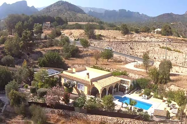 Foto van Finestrat Villa met uitzicht - Vakantiehuis in Finestrat - AreaSummer1KM