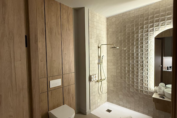 Foto van Appartement La Plaza 2, tweepersoonskamer - Vakantiehuis in Alicante - BathRoom