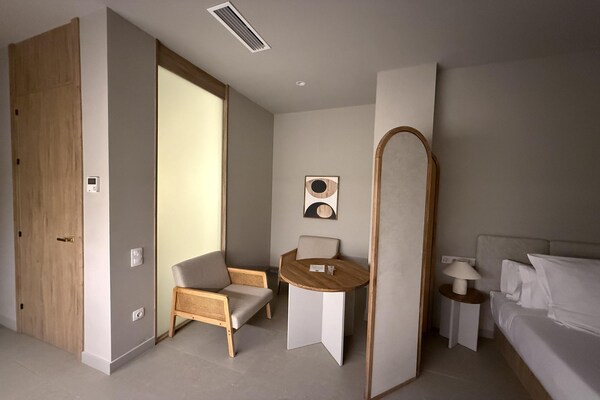 Foto van Appartement La Plaza 2, tweepersoonskamer - Vakantiehuis in Alicante - DiningRoom