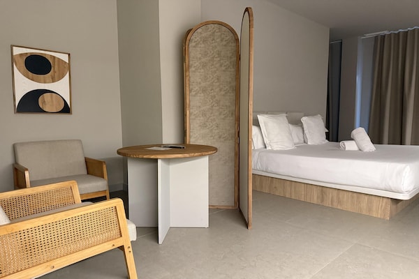 Foto van Appartement La Plaza 2, tweepersoonskamer - Vakantiehuis in Alicante - LivingRoom