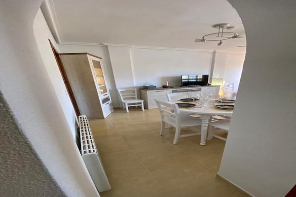 Foto van Huis in Torrevieja bij Strand & Zwembad - Vakantiehuis in Torrevieja - DiningRoom