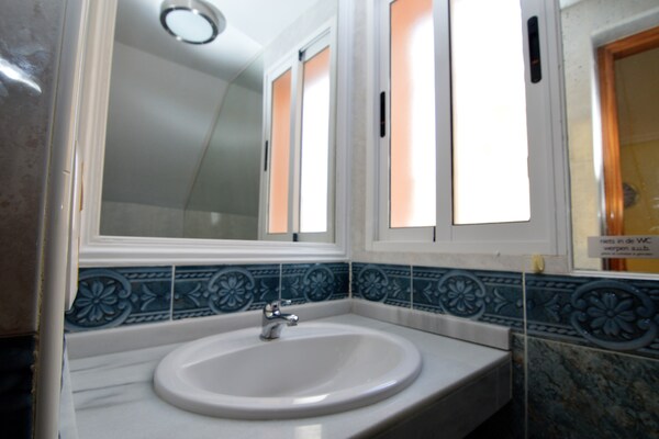 Foto van Zonnig verblijf, Orihuela Costa - Vakantiehuis in Orihuela Costa - BathRoom