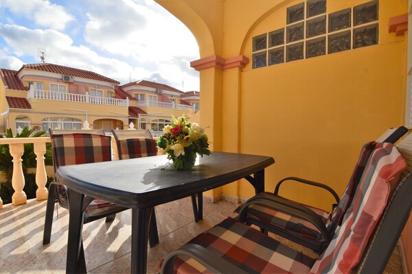 Foto van Zonnig verblijf, Orihuela Costa - Vakantiehuis in Orihuela Costa - TerraceBalcony