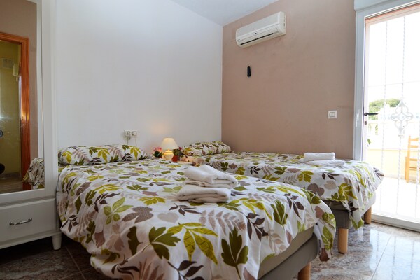 Foto van Zonnig verblijf, Orihuela Costa - Vakantiehuis in Orihuela Costa - BedRoom