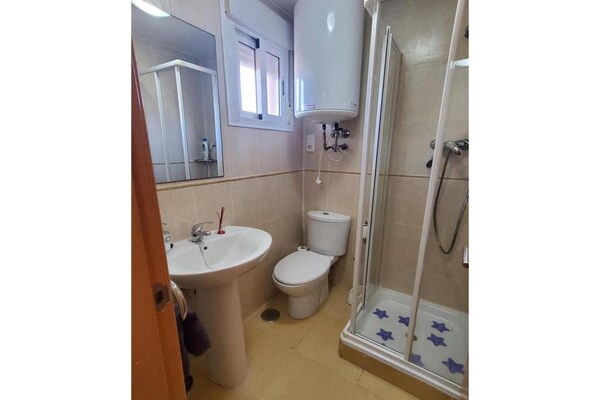 Foto van Appartement een steenworp afstand van het strand - Vakantiehuis in Almeria - BathRoom