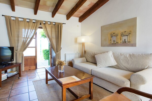 Foto van Rijtjeshuis op Mallorca met zwembad - Vakantiehuis in Lloret de Vistalegre - LivingRoom