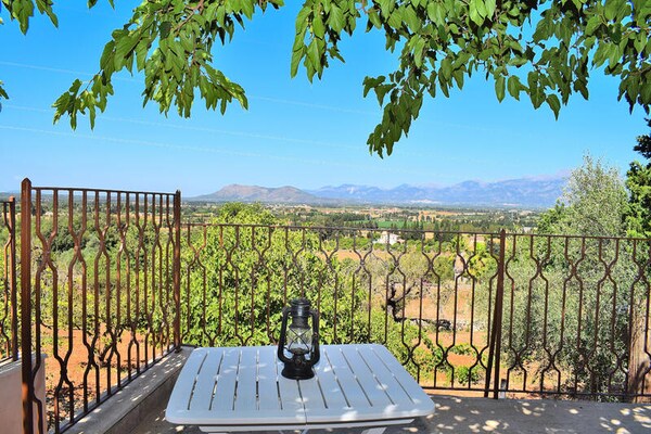 Foto van Huis in Muro met jacuzzi en uitzicht - Vakantiehuis in Muro, Islas Baleares - Untagged