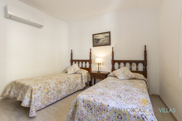 Foto van Huis in Pollensa bij Cala Barqués Strand - Vakantiehuis in Pollensa - BedRoom