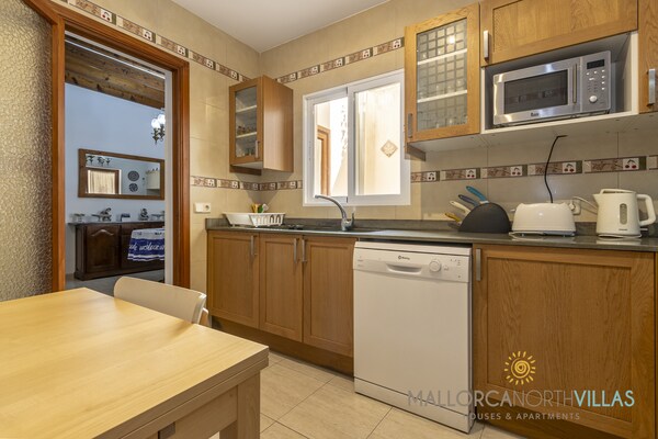 Foto van Huis in Pollensa bij Cala Barqués Strand - Vakantiehuis in Pollensa - Kitchen