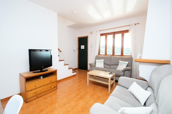 Foto van Appartement in Cala Galdana met uitzicht op het zwembad - Untagged