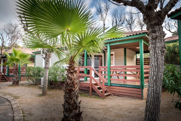 Foto van Geweldige bungalow met parkeerplaats - Vakantiehuis in la Geltrú, Barcelona - ExteriorSummer