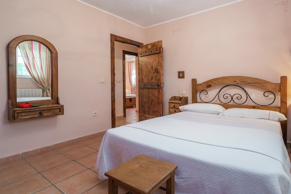 Foto van Vakantiehuis in Tajo-reservaat met zwembad - Vakantiehuis in Herrera de Alcántara - BedRoom
