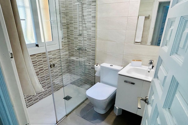 Foto van Appartement in Calella met Uitzicht op Zee - Vakantiehuis in Calella de Palafrugell - BathRoom