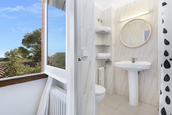 Foto van Appartement in Llafranc bij Strand & Zwembad - Vakantiehuis in Llafranc - BathRoom