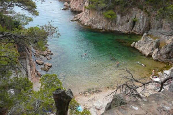 Foto van Tentlodge bij Costa Brava strand - Vakantiehuis in Begur - Girona - AreaSummer20KM
