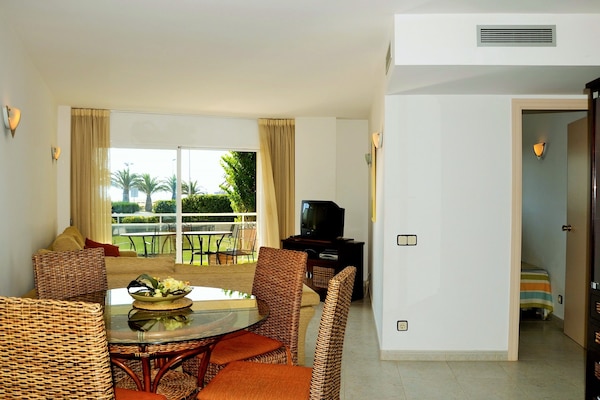 Foto van Appartement aan zee in Estartit met tuin - Vakantiehuis in Estartit - LivingRoom