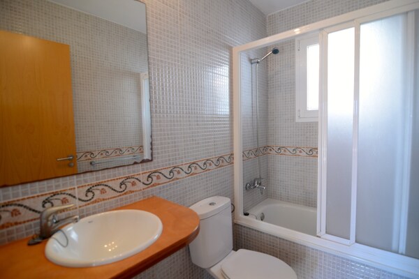 Foto van Appartement in Spanje bij zandstrand - Vakantiehuis in Estartit - BathRoom