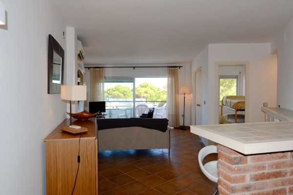 Foto van Appartement nabij de stad met 2 kamers - Vakantiehuis in Estartit - LivingRoom