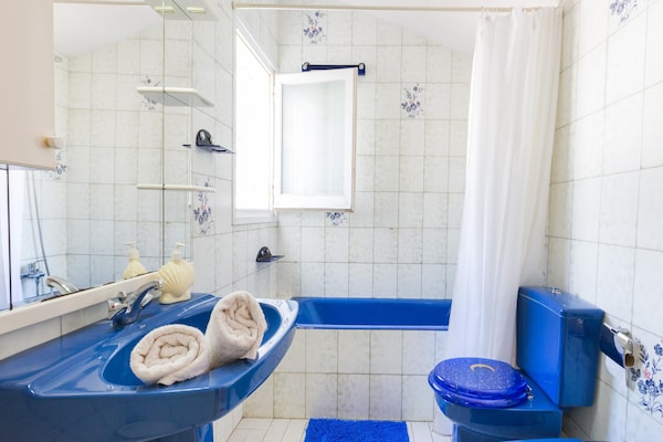 Foto van Villa in Blanes met Zwembad en Strandzicht - Vakantiehuis in Blanes - BathRoom