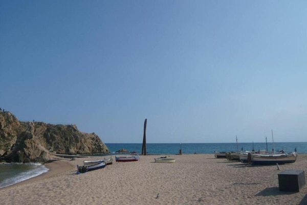 Foto van Villa in Blanes met Zwembad en Strandzicht - Vakantiehuis in Blanes - AreaSummer20KM