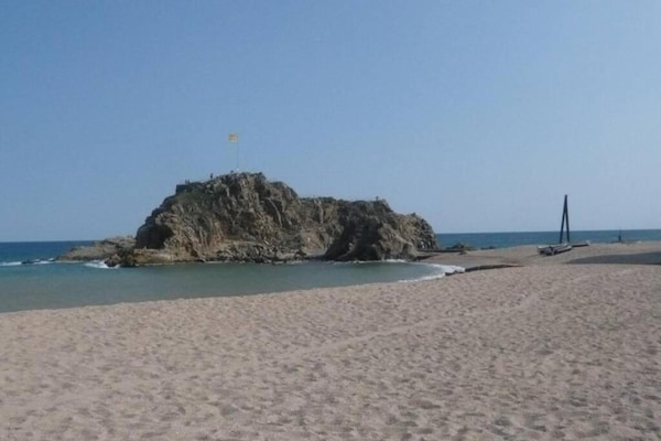 Foto van Villa in Blanes met Zwembad en Strandzicht - Vakantiehuis in Blanes - AreaSummer20KM