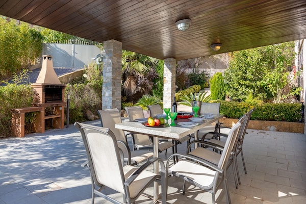 Foto van Villa aan Costa Brava met Zwembad & Zeezicht - Vakantiehuis in Lloret de Mar - TerraceBalcony