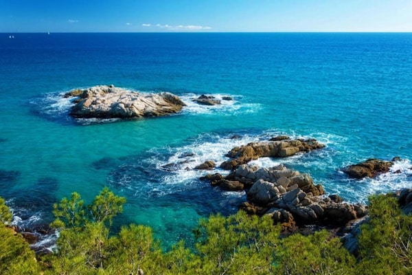 Foto van Villa aan Costa Brava met Zwembad & Zeezicht - Vakantiehuis in Lloret de Mar - AreaSummer5KM