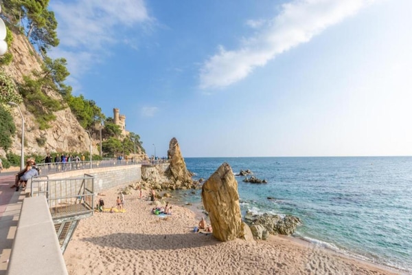Foto van Villa aan Costa Brava met Zwembad & Zeezicht - Vakantiehuis in Lloret de Mar - AreaSummer5KM