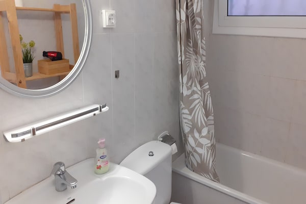 Foto van Appartement in Canyelles bij Strand - Vakantiehuis in Lloret de Mar - BathRoom