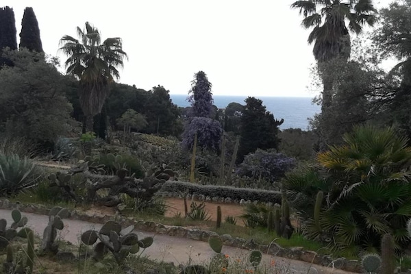 Foto van Villa in Lloret de Mar met privézwembad - Vakantiehuis in Vidreres - AreaSummer20KM