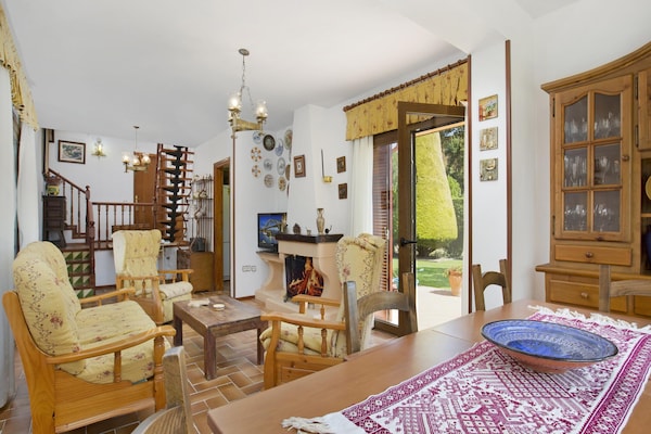 Foto van Villa aan Costa Brava met Privézwembad - Vakantiehuis in Vidreres - LivingRoom
