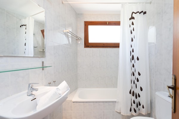 Foto van Villa aan Costa Brava met Privézwembad - Vakantiehuis in Vidreres - BathRoom